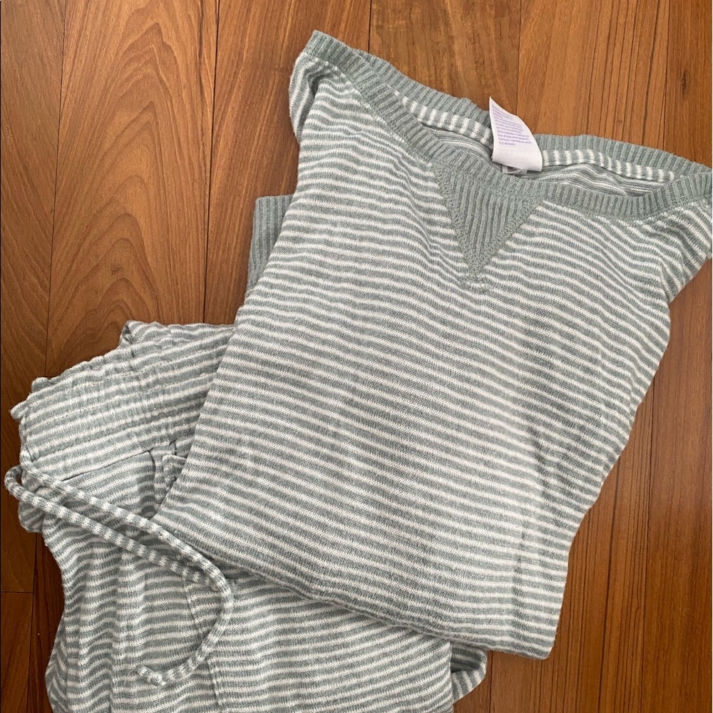 Comfy Star Above green striped lounge wear